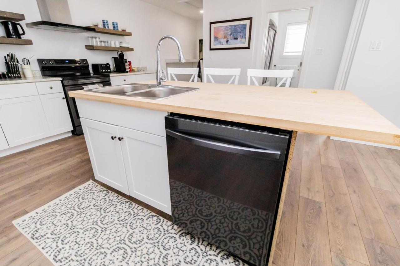 The Apartment Deer Lake Luaran gambar